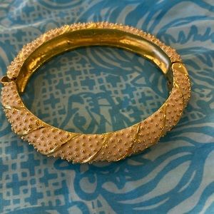 LILLY PULITZER Resort White and Gold Tone Bangle Bracelet “With A Twist” NWT